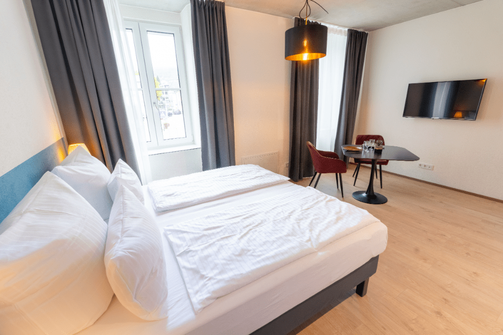 Deluxe DZ Bett mit Esstisch